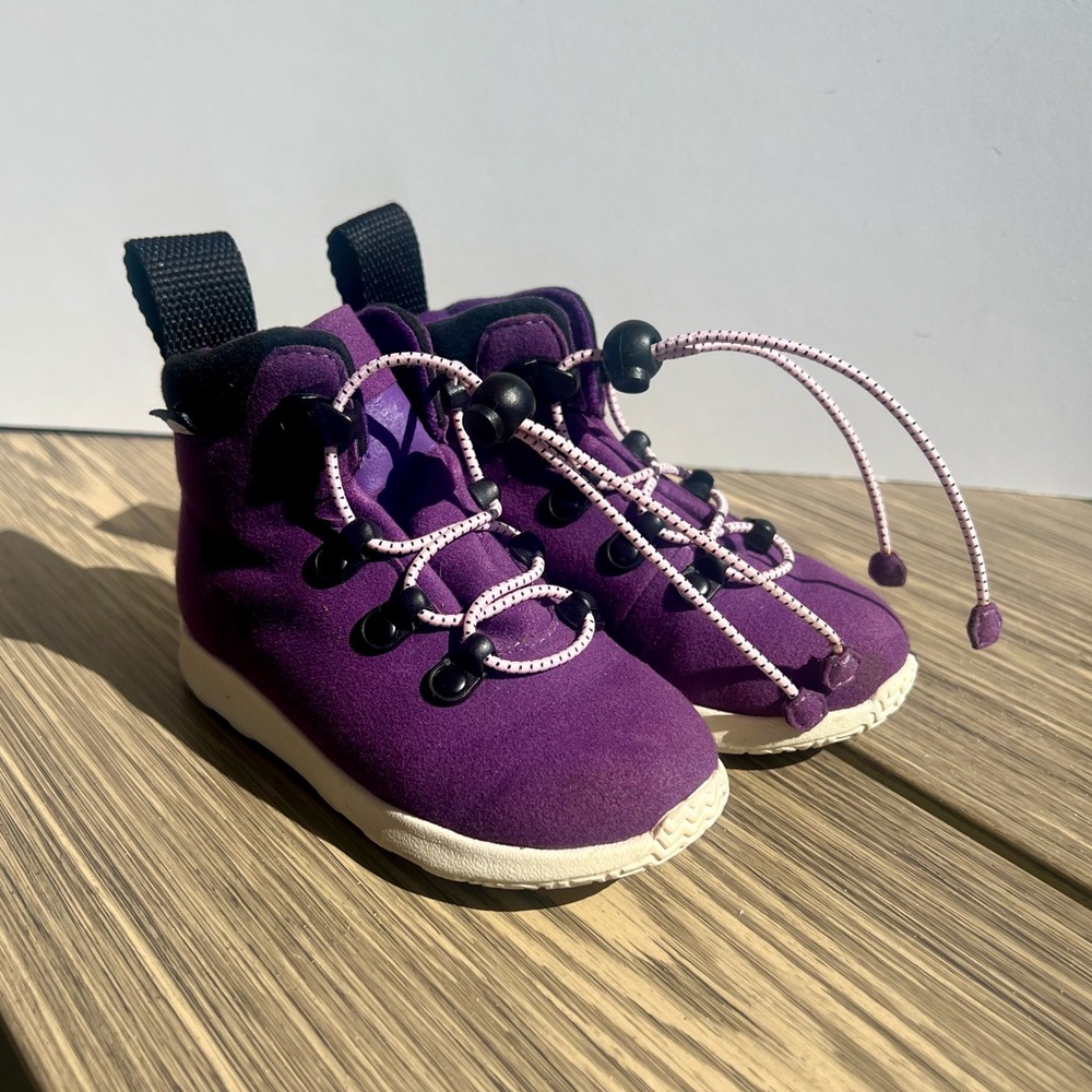 Native AP Apex Junior Sneakers – Purple/Cream – Excellent Condition